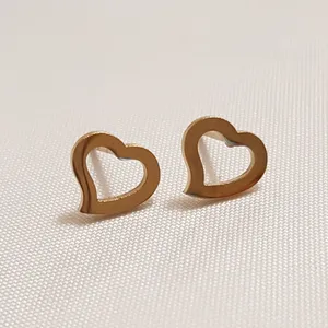 گوشواره دخترانه مدل میخی قلب 3237