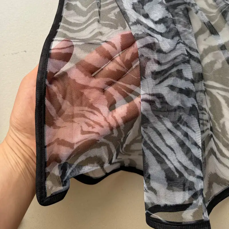 شال زنانه مدل توری زبرا گورخری نوار دوزی شده ابر و بادی