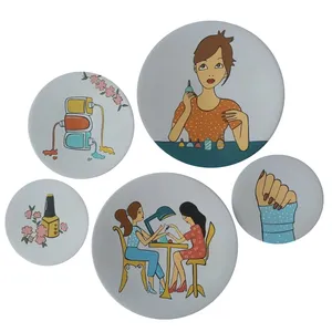 بشقاب دیوارکوب سفالی طرح ناخن کار کد ۲۷۰ مجموعه ۵ عددی