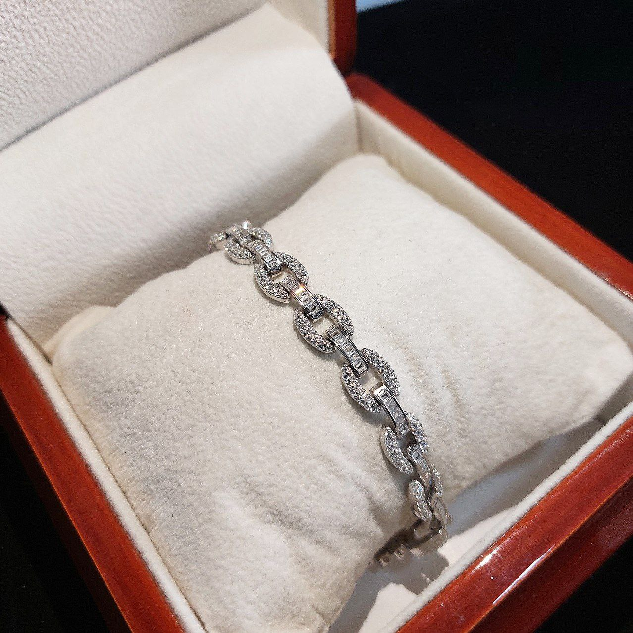 دستبند نقره زنانه جی تی ای مدل جی نایس