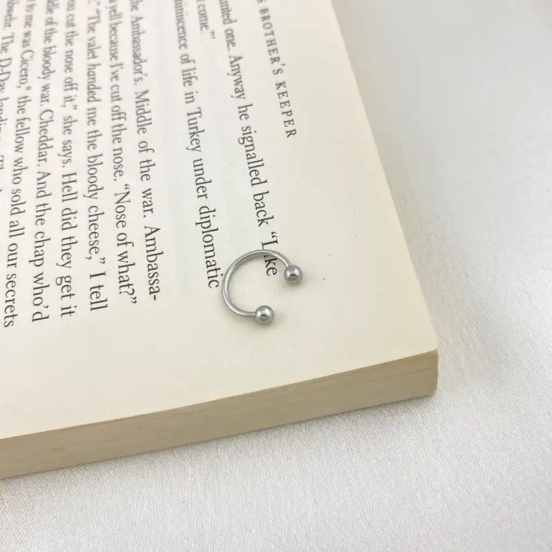 پیرسینگ گوش زنانه مدل اسمایل کد P4484