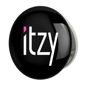 آینه جیبی خندالو طرح گروه ایتزی ITZY مدل تاشو کد 12437 