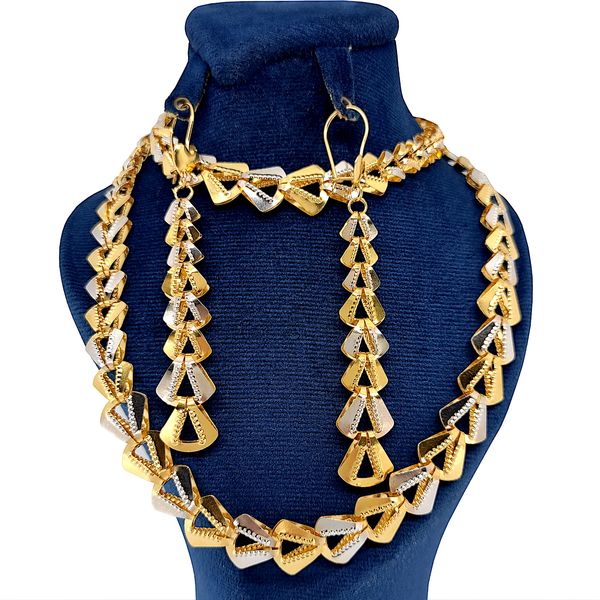 نیم ست طلا 18 عیار زنانه طلا و جواهرسازی افرا مدل لیزری ۱۱۵۰