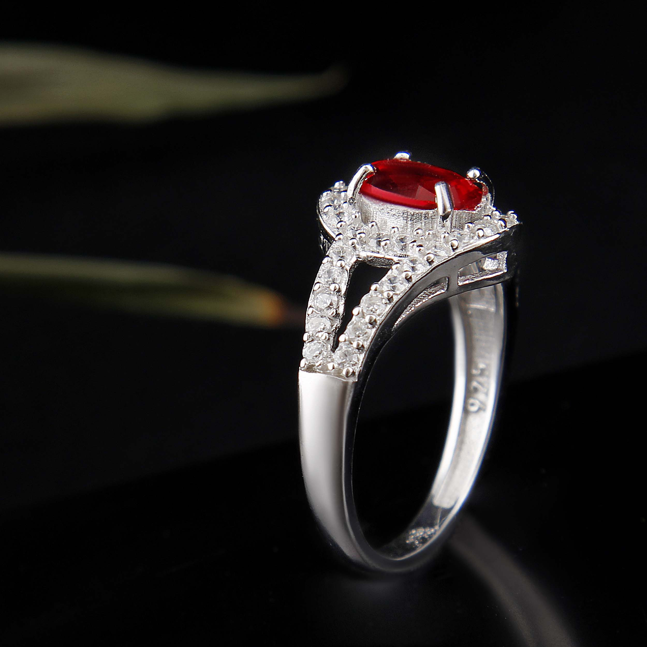 انگشتر نقره زنانه بازرگانی میلادی مدل سنگ کوارتز نگین برلیان بدون ریزش ابکاری رادیوم کد AWR_1547