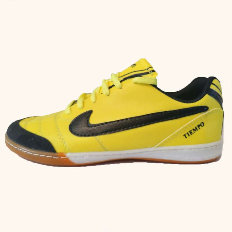 کفش فوتسال پسرانه مدل سالنی MJ582