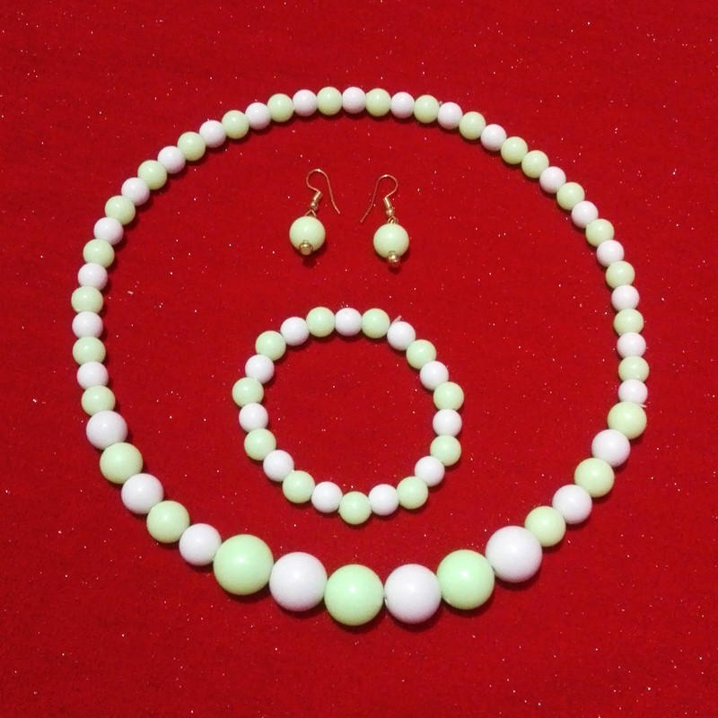 نیم ست دخترانه مدل مروارید کشی طرح آبنباتی کد 203 نیم ست دخترانه مدل مروارید کشی طرح آبنباتی کد 203