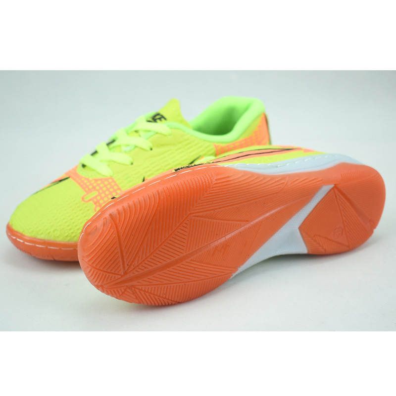 کفش فوتبال بچگانه کد C-8132