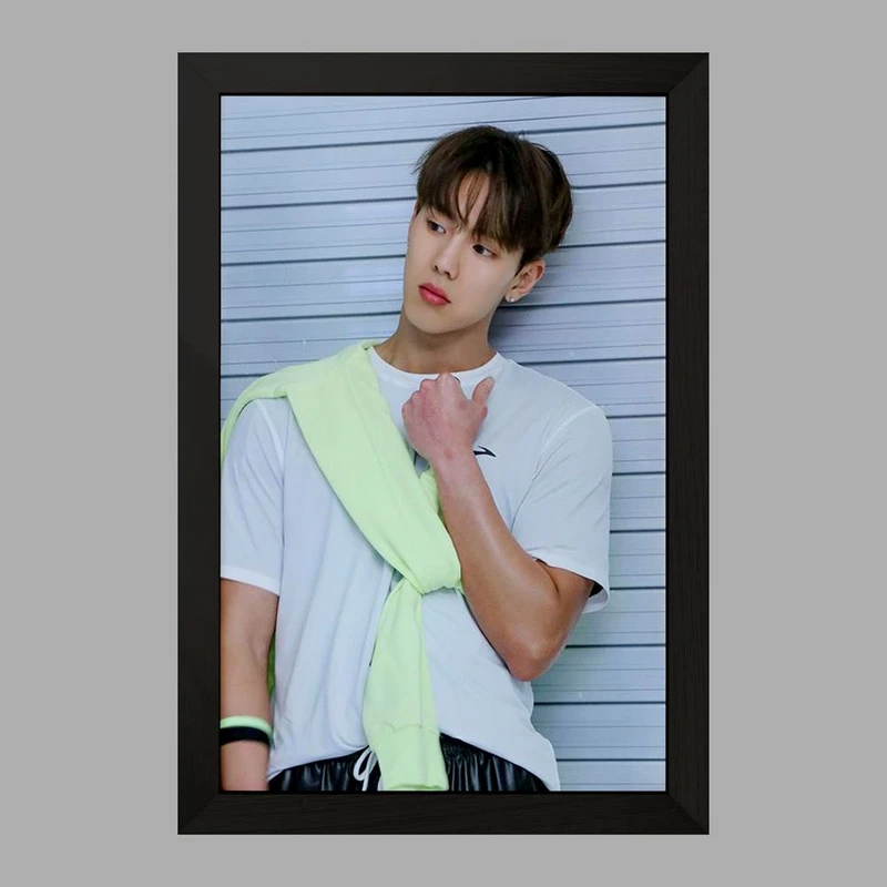 تابلو خندالو مدل شونو گروه مانستا اکس MONSTA X  کد 12250