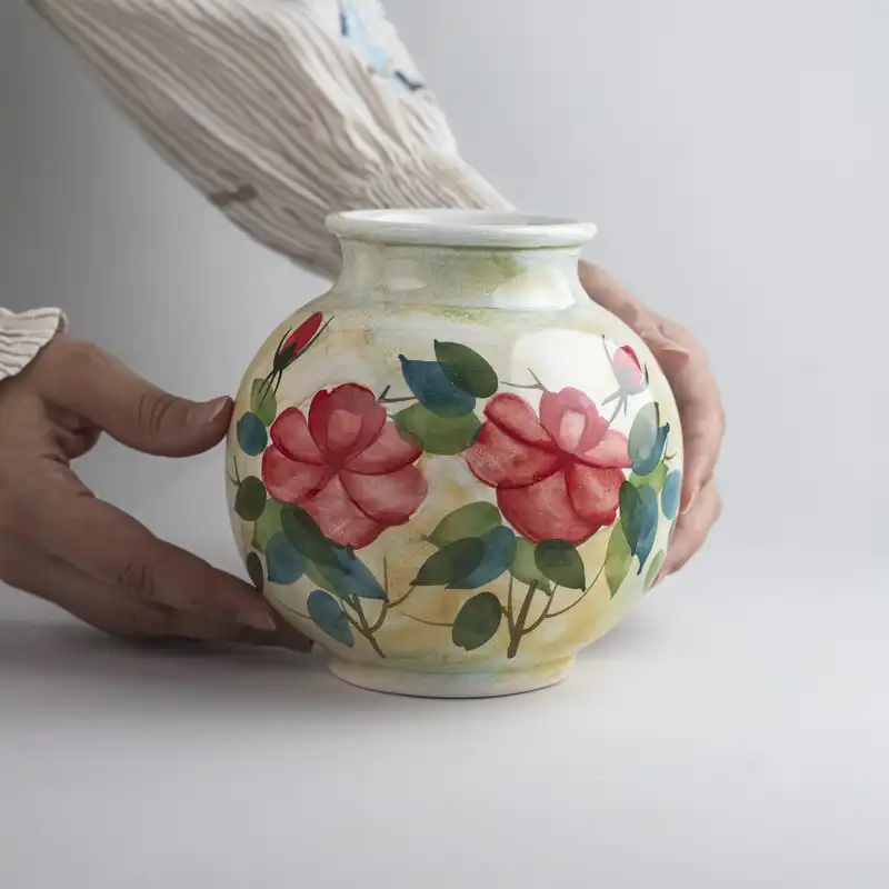 گلدان سفالی طرح نقاشی زیر لعاب مدل C