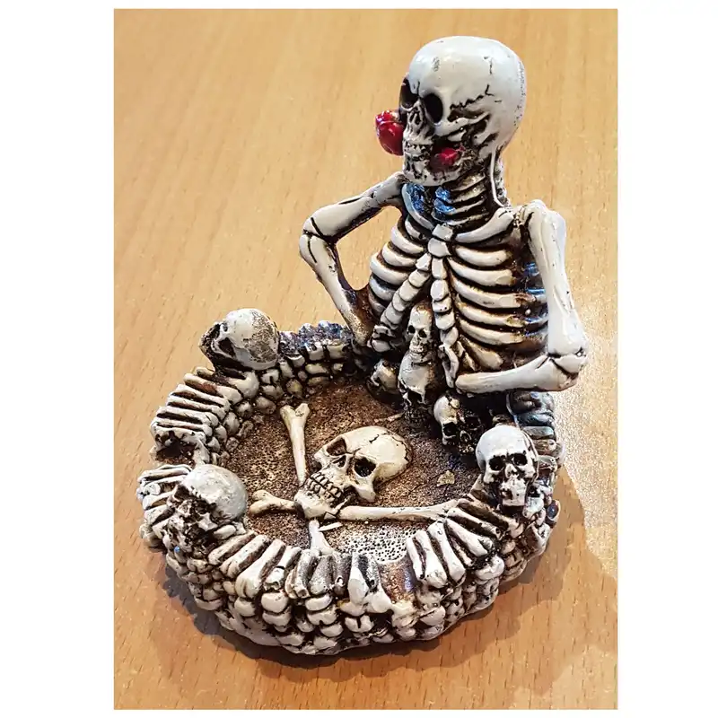 زیرسیگاری طرح اسکلت کد 04