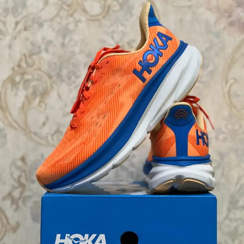 کفش مخصوص دویدن هوکا مدل Clifton 9