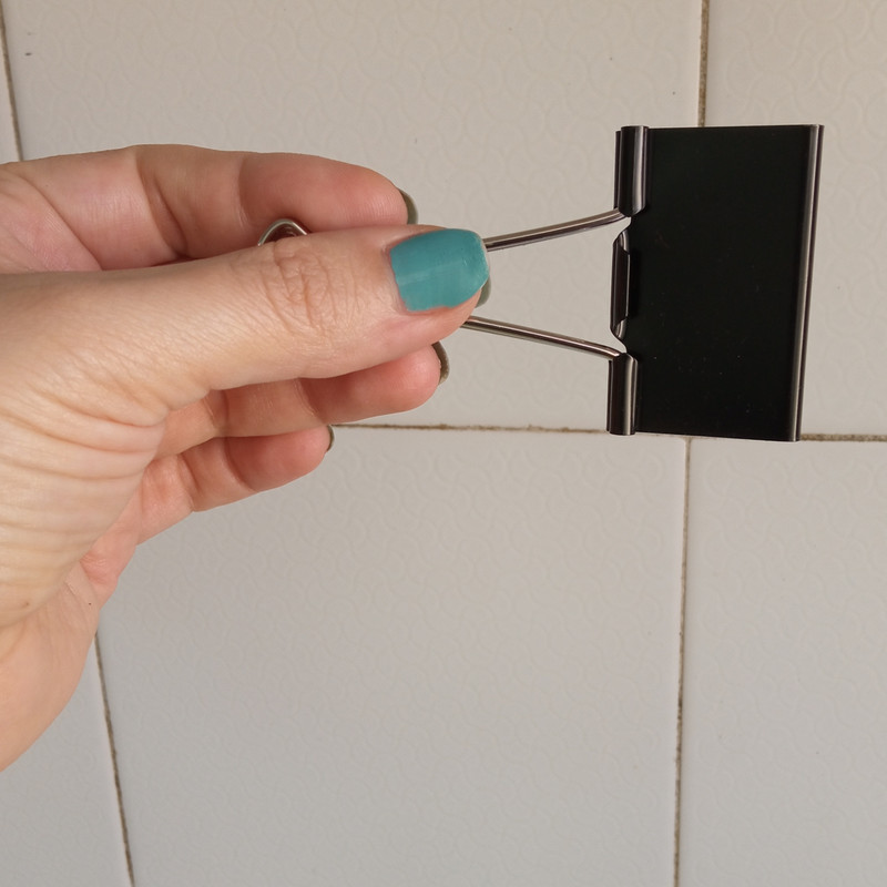 گیره کاغذ دلی کد 9541A بسته 12 عددی