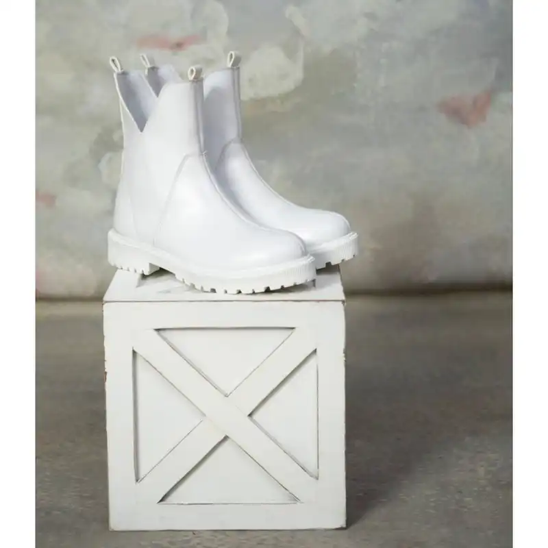 نیم بوت زنانه مدل واترا