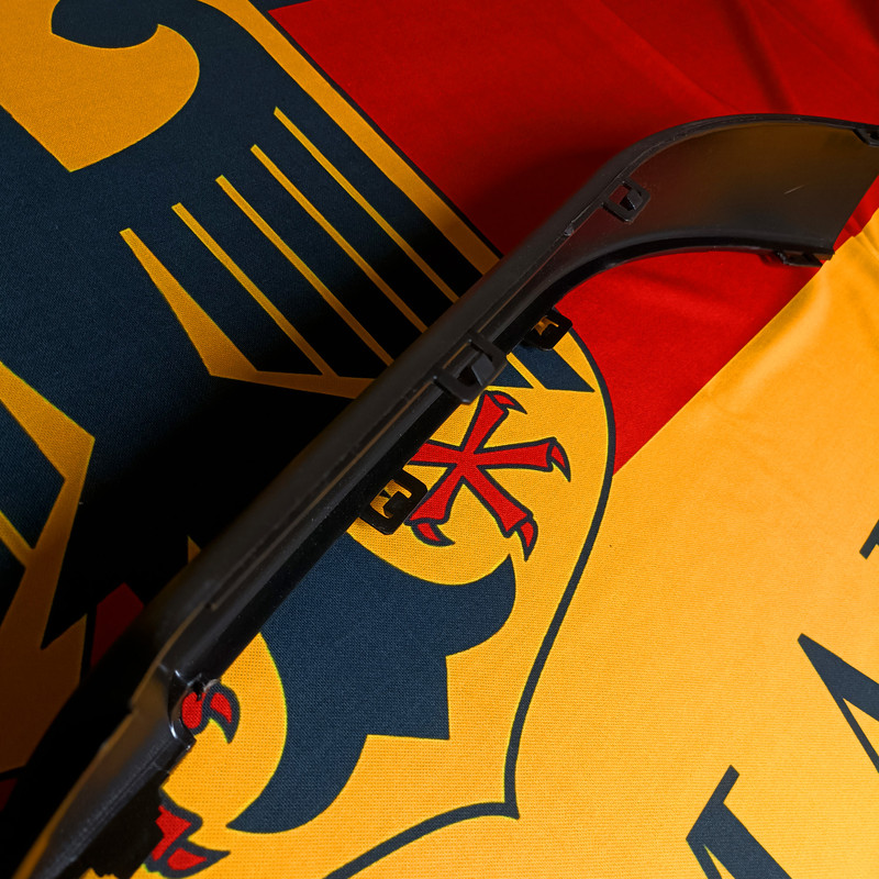 فلاپ گوشه سپر جلو راست خودرو مدل MOMOL مناسب برای پژو پارس