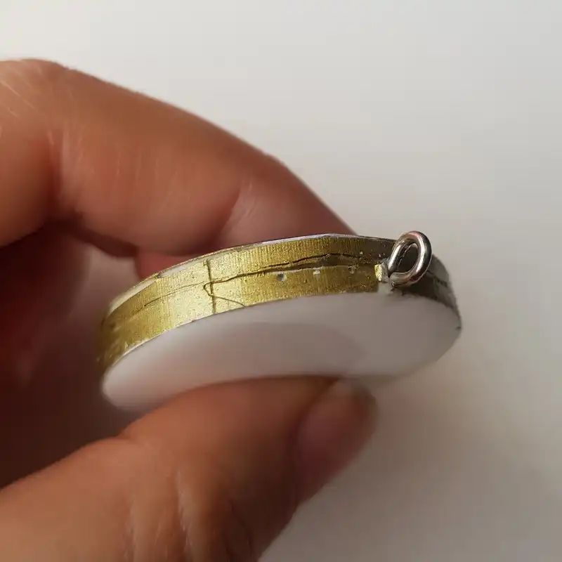 گردنبند مدل رزینی طرح ماه شبتاب