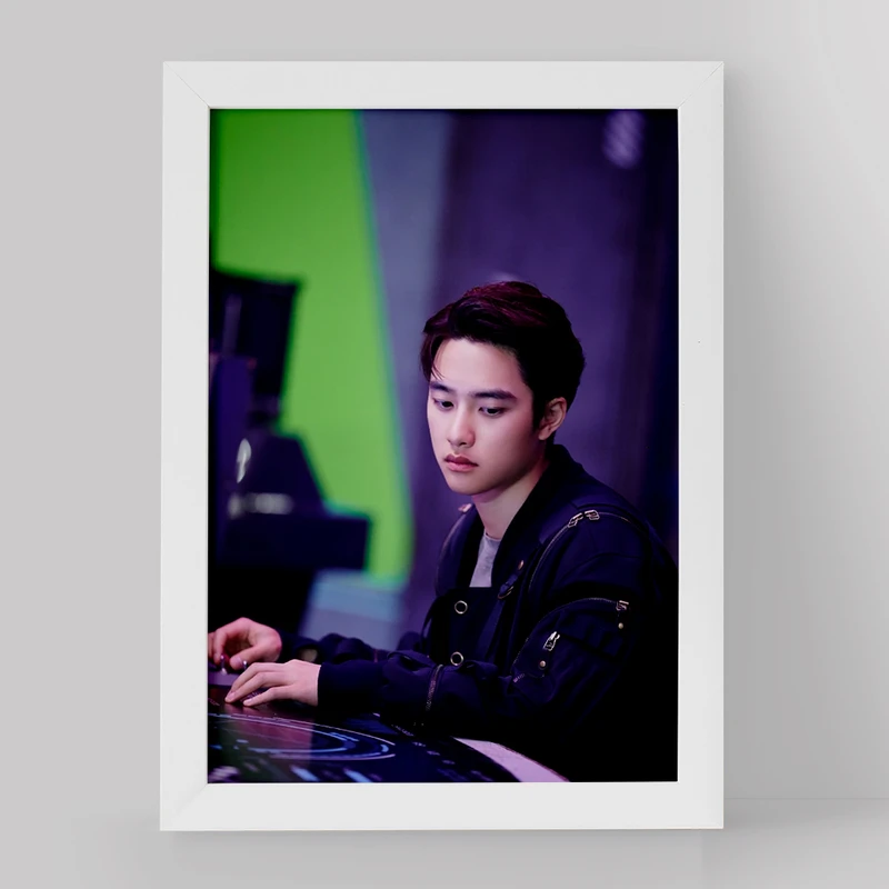 تابلو خندالو مدل کیونگسو گروه اکسو EXO کد 16819