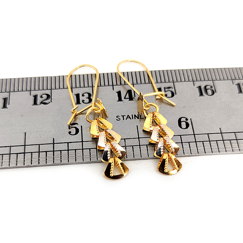 گوشواره آویز طلا 18 عیار دخترانه طلا و جواهرسازی افرا مدل لیزری 104104