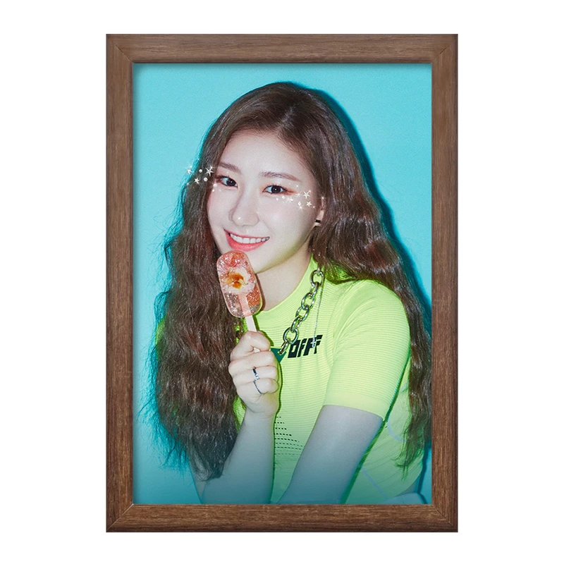 تابلو خندالو طرح چریونگ گروه ایتزی ITZY  کد 12447