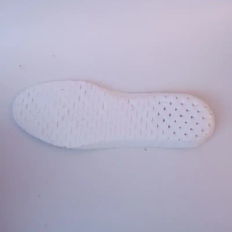 کفش فوتسال مدل نیم جورابی رنگ طلایی