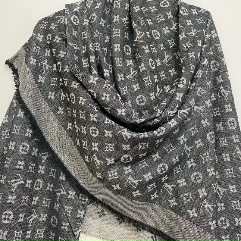 روسری زنانه مدل نخ کشمیر لمه دار کد 01