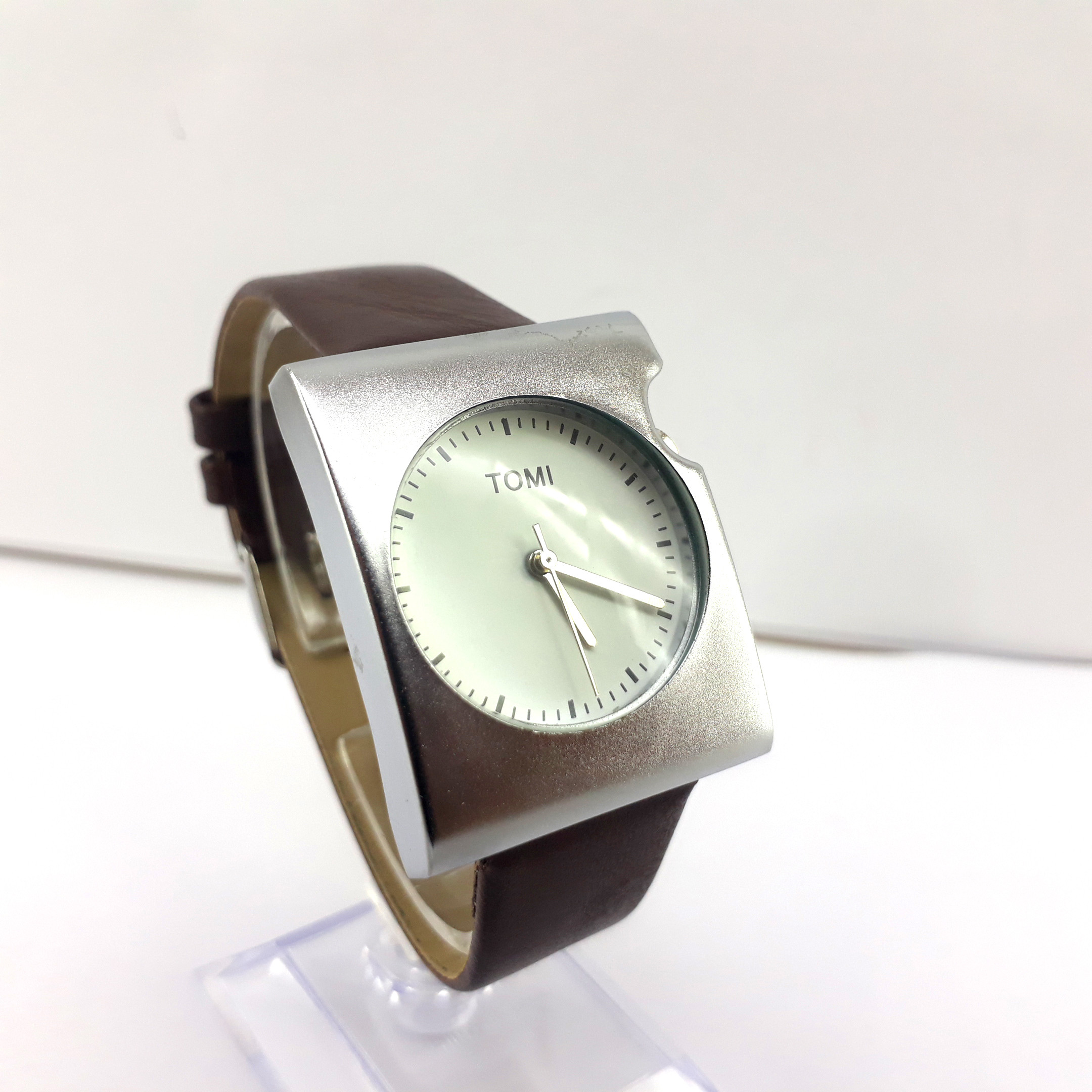 ساعت مچی عقربه ای کد 4040