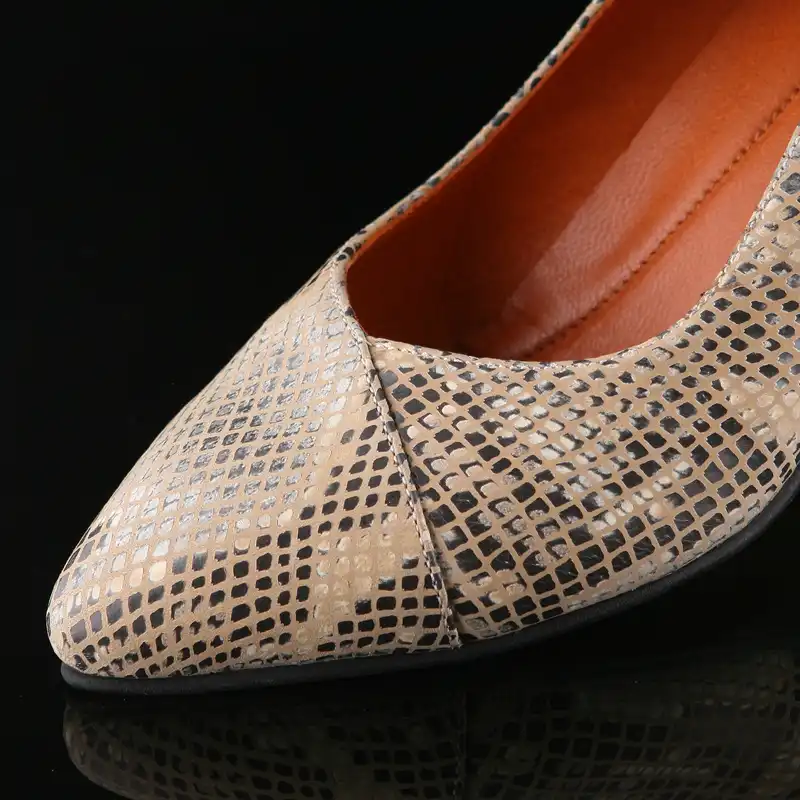 کفش زنانه چرم یلسان مدل  روژین کد KRM-RZN-618-RTL