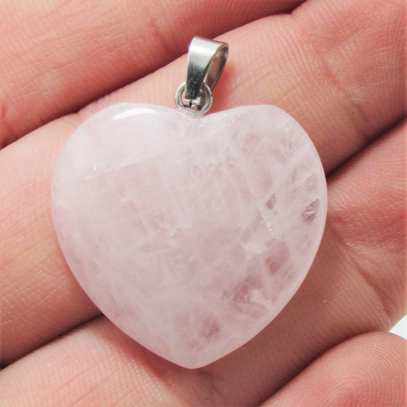 آویز گردنبند بچگانه مدل سنگ قلب رز کوارتز