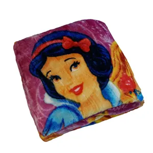 پتو مسافرتی طرح پرنسس کد 1870 سایز 160x220 سانتی متر