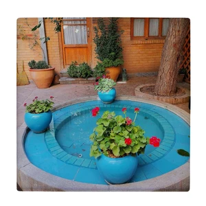 کاشی کارنیلا طرح حوض و خانه قدیمی ایرانی مدل لوحی کد klh2250