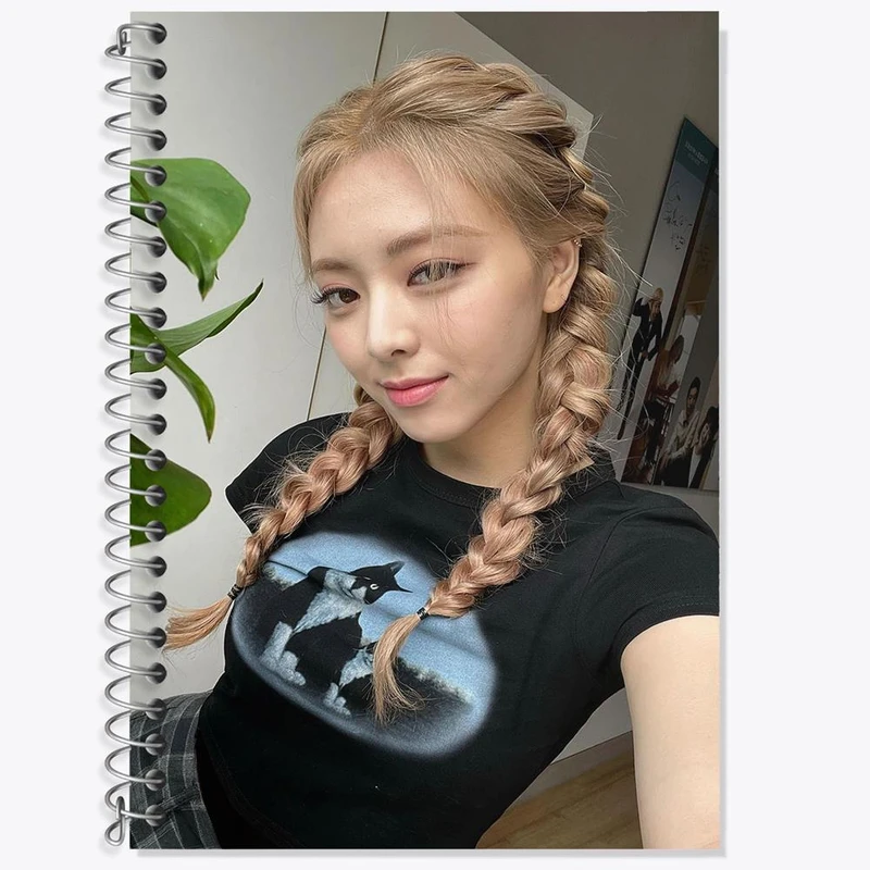 دفتر لغت 50 برگ خندالو مدل یونا گروه ایتزی ITZY کد 20219