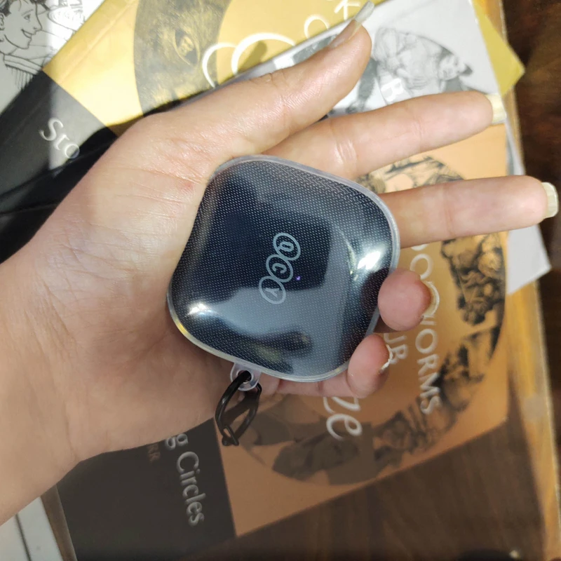 عکس شماره 13 : کاور اکسون مدل سیلیکونی مناسب برای کیس هندزفری بلوتوثی کیو سی وای t13