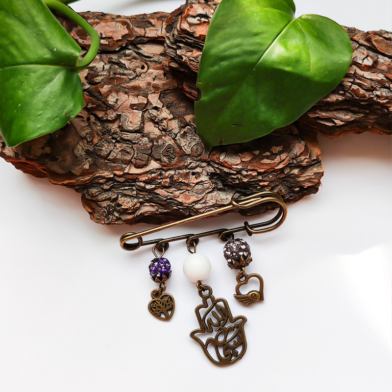 سنجاق سینه زنانه مدل قلب و نگین