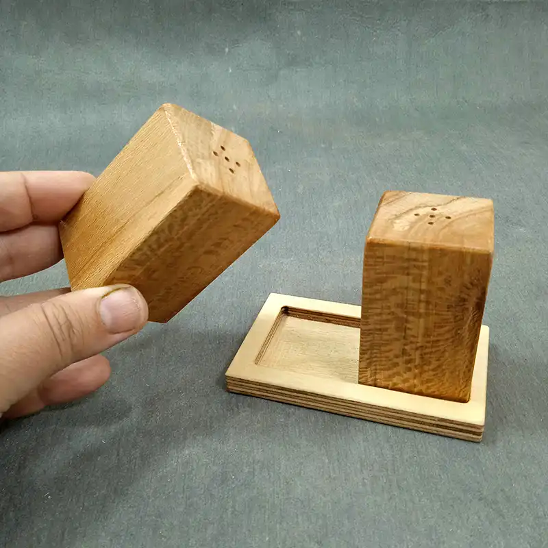 نمکدان چوبی مدل R2 به همراه پایه بسته 3 عددی