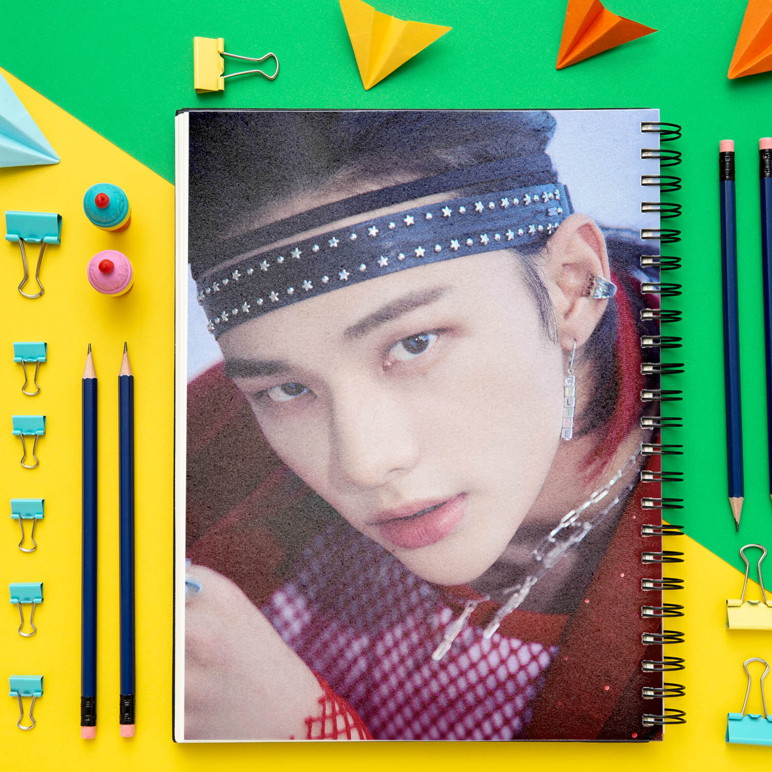 دفتر مشق باژیکان مدل استری کیدز کد 2021167 به همراه فتوکارت مجموعه 32 عددی