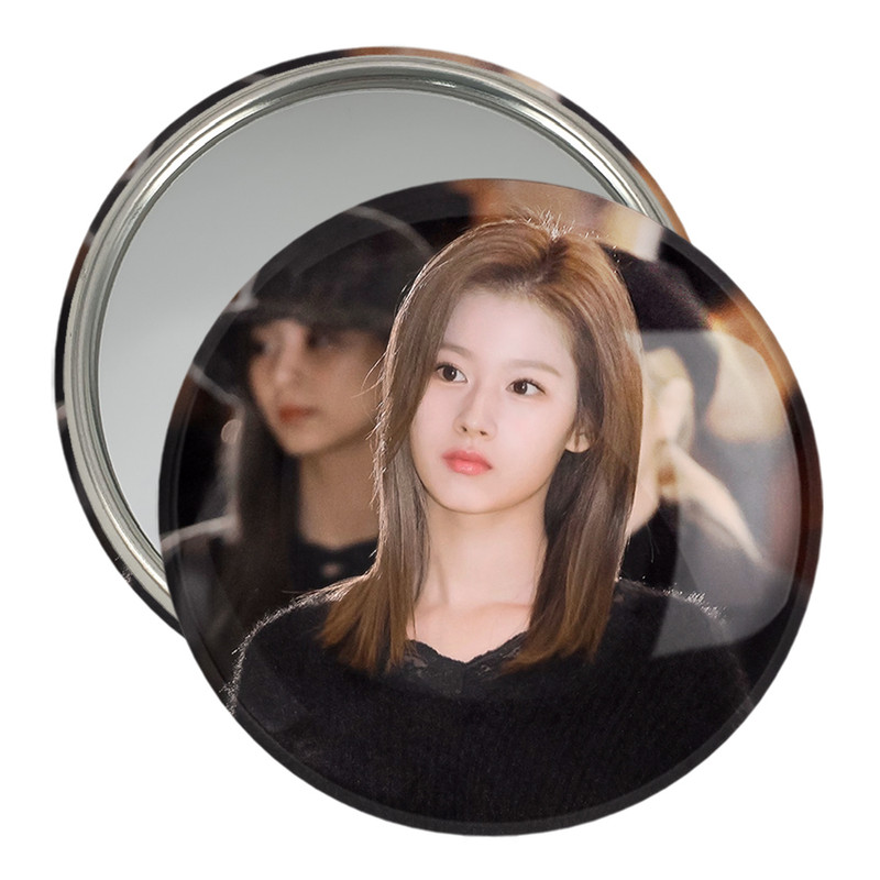 آینه جیبی خندالو مدل سانا گروه توایس TWICE کد 19924 آینه جیبی خندالو مدل سانا گروه توایس TWICE کد 19924