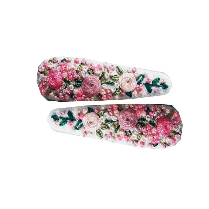 گیره مو زنانه مدل تق تقی گلدوزی شده کد RO - 01