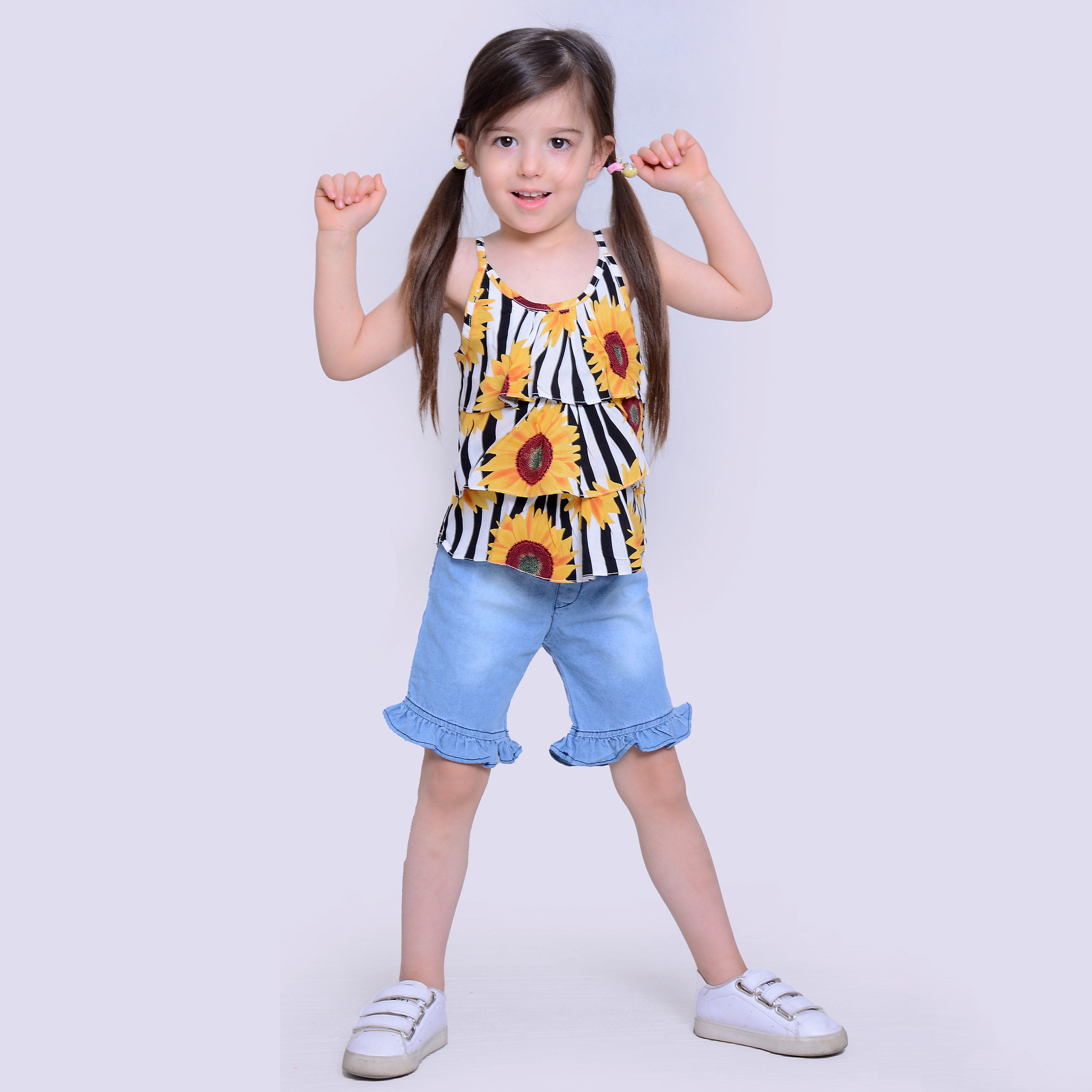 ست تاپ و شلوارک دخترانه مدلا مدل آفتابگردان کد MAS8509