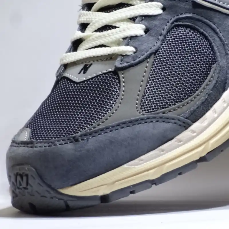 کفش پیاده روی زنانه مدل 2002