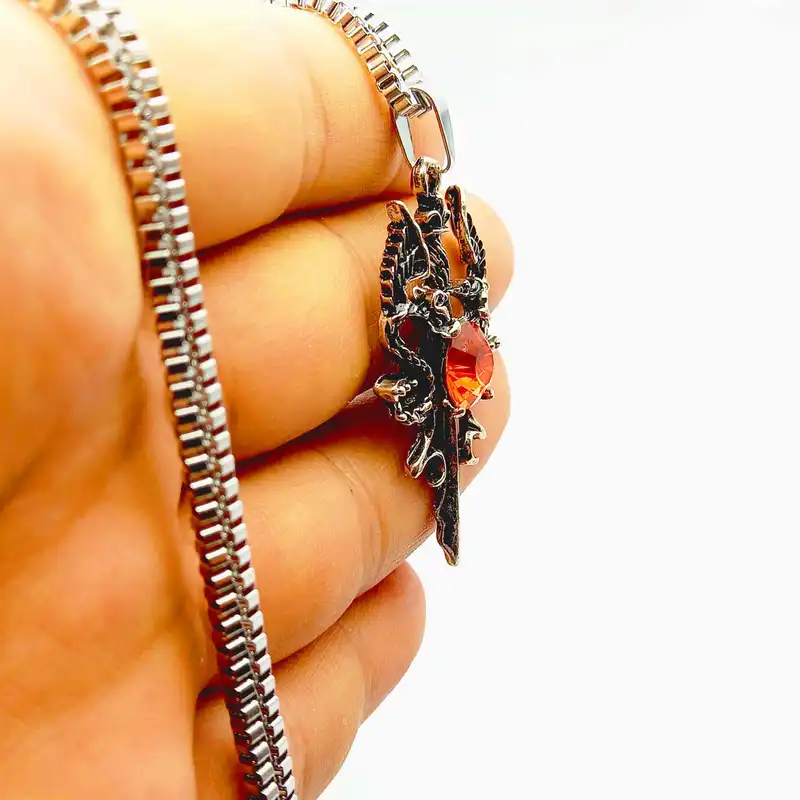 گردنبند طرح شمشیر مدل نگین دار کد 850GAMS