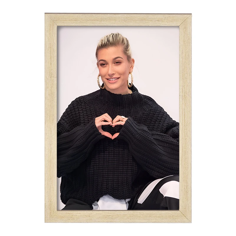 تابلو خندالو مدل هیلی بیبر (Hailey Bieber) کد F10188