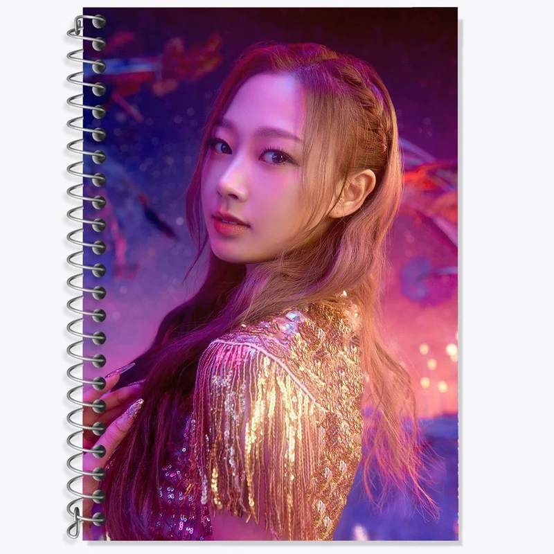 دفتر زبان 50 برگ خندالو مدل سه خط طرح جیزل گروه آسپا Aespa کد 12476