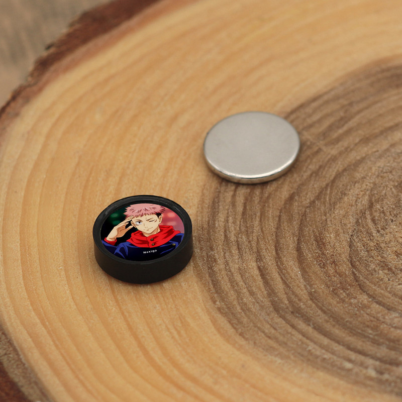 پیرسینگ گوش ناکسیگو مدل شب تاب طرح Jujutsu Kaisen کد PM6975