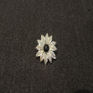 گل سینه زنانه کد Ki 03-2