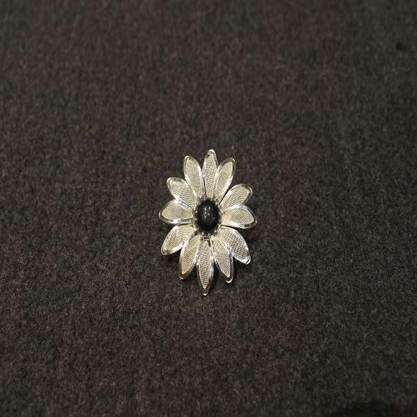 گل سینه زنانه کد Ki 03-2 گل سینه زنانه کد Ki 03-2