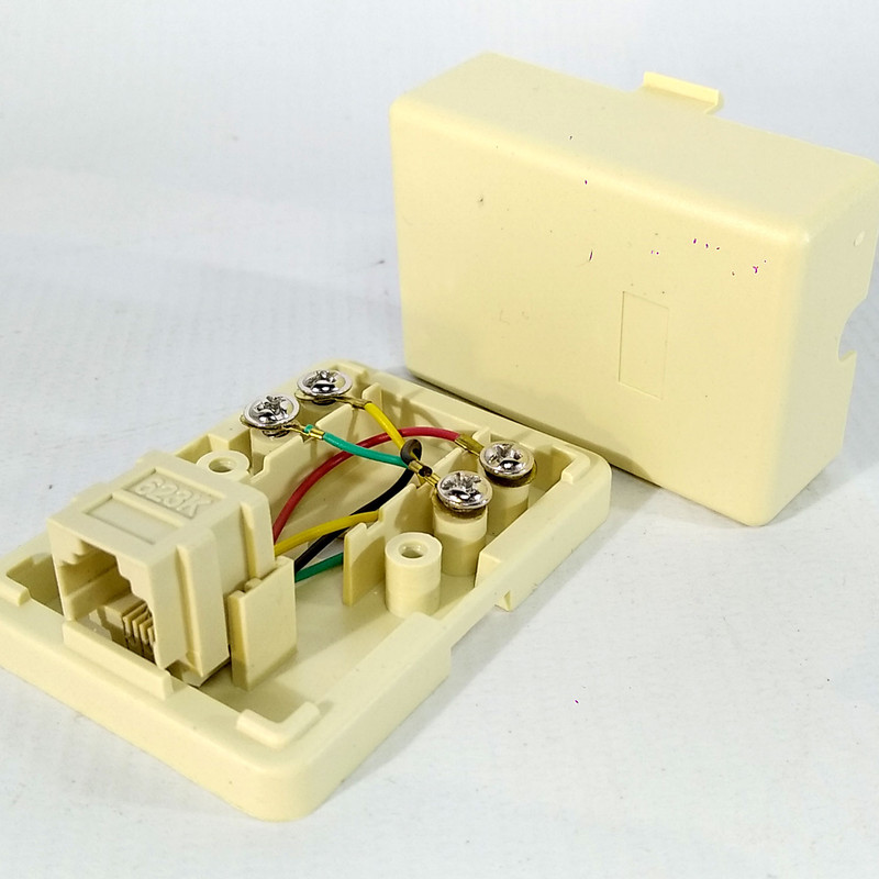 مبدل سوکت تلفن کد 006HB