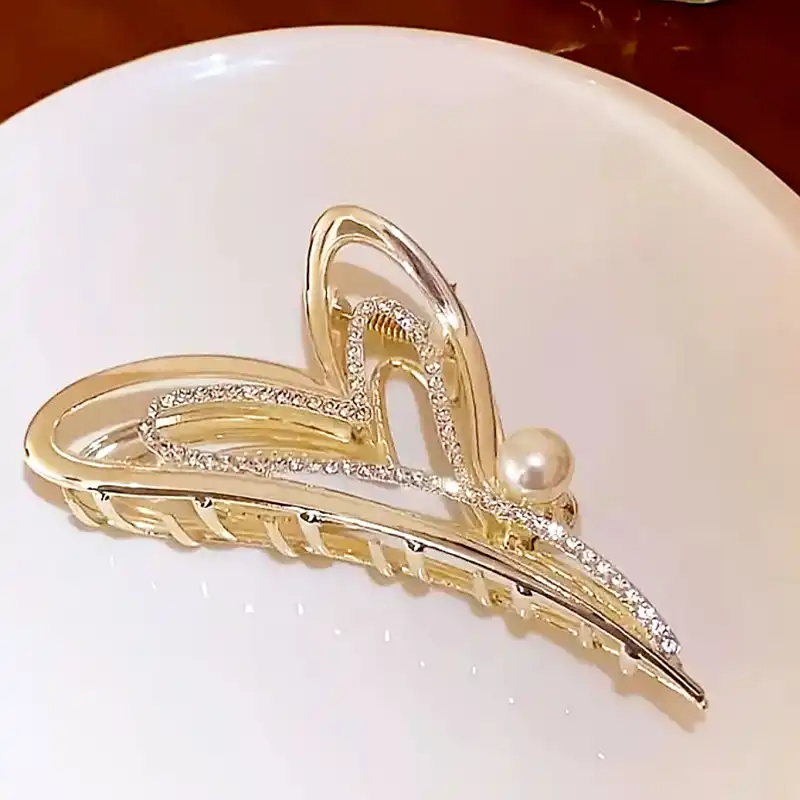 کلیپس مو زنانه مدل قلب نگین دار کد brg 424