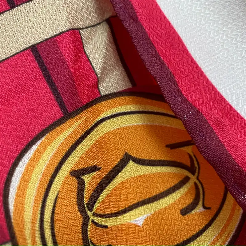 روسری زنانه مدل نخی پاییزه دور دست دوز کد 2222