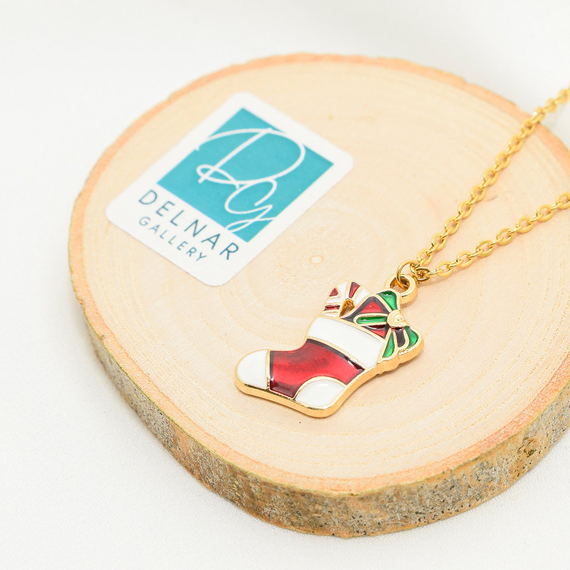 گردنبند دخترانه دلنار گالری مدل جوراب کریسمسی گردنبند دخترانه دلنار گالری مدل جوراب کریسمسی