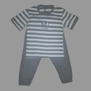 ست تی شرت آستین کوتاه و شلوار پسرانه مدل فیل