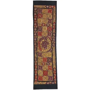 رومیزی سوزن دوزی کد SOOZRA84
